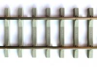 Code 143 track components are connected together using the SL-710FB metal rail joiners (and the SL-711FB insulated joiners for the Electrofrog turnouts). But of course there is also a parallel range of bullhead track in O scale too, and just like the real