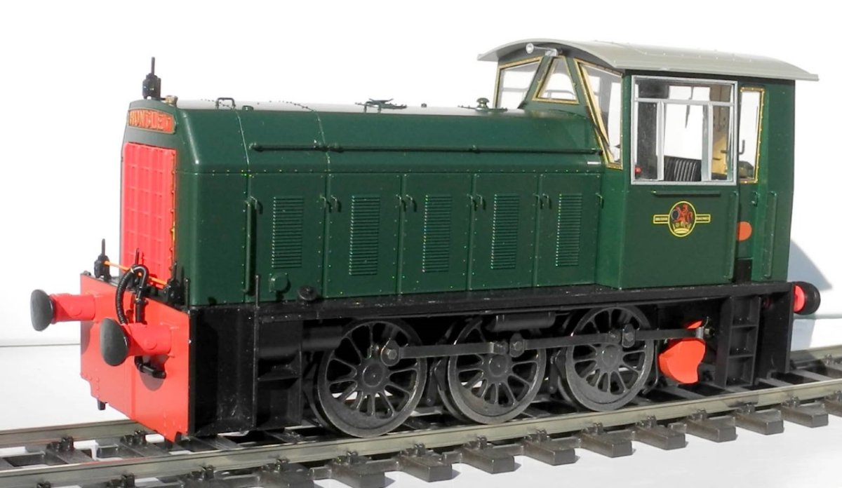 2590 Heljan Class 05 Diesel Shunter in BR Plain Green livery