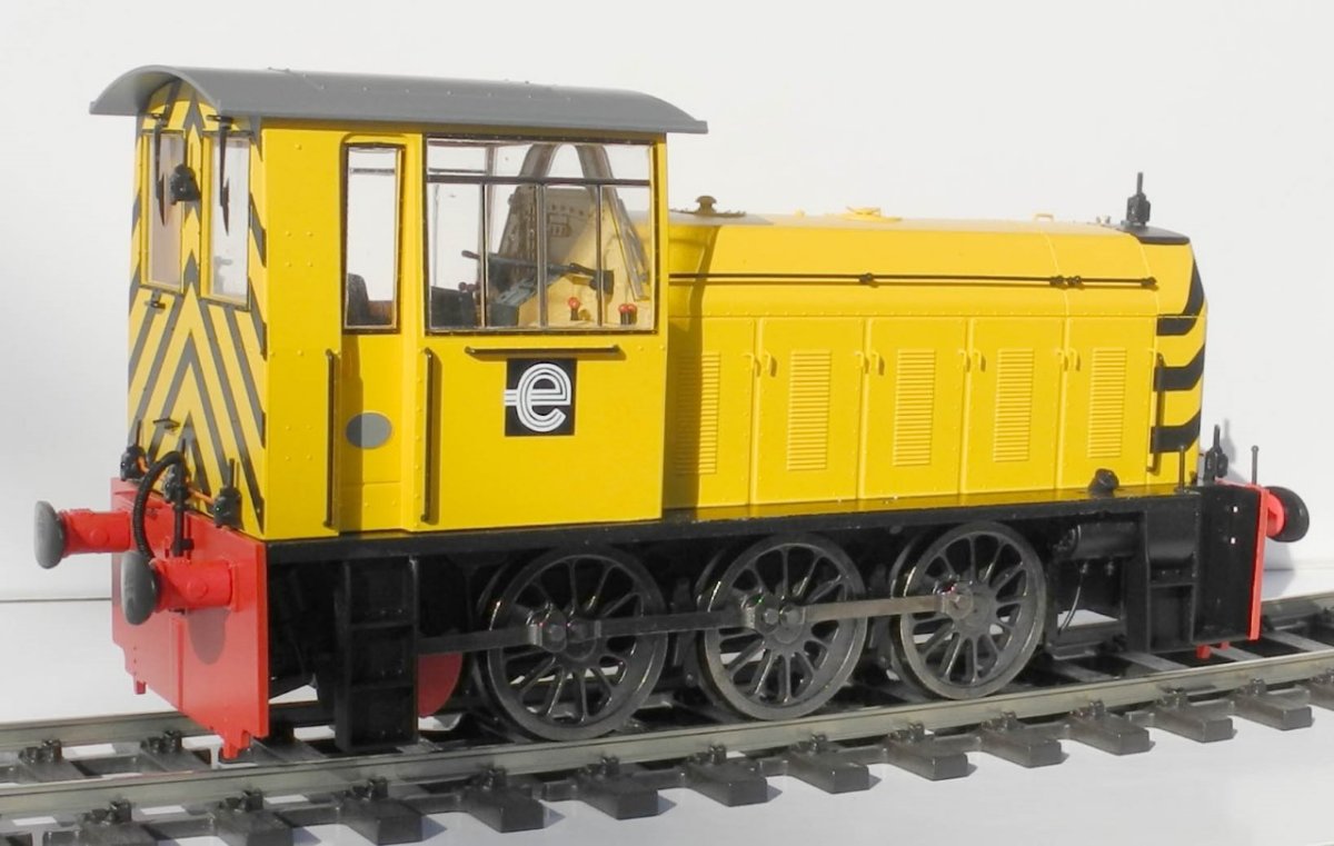 2594 Heljan Class 05 Diesel Shunter in Industrial Livery