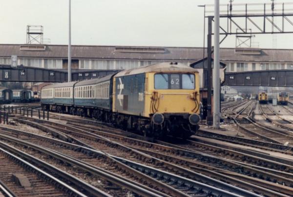 K2804 Dapol Class 73 Image