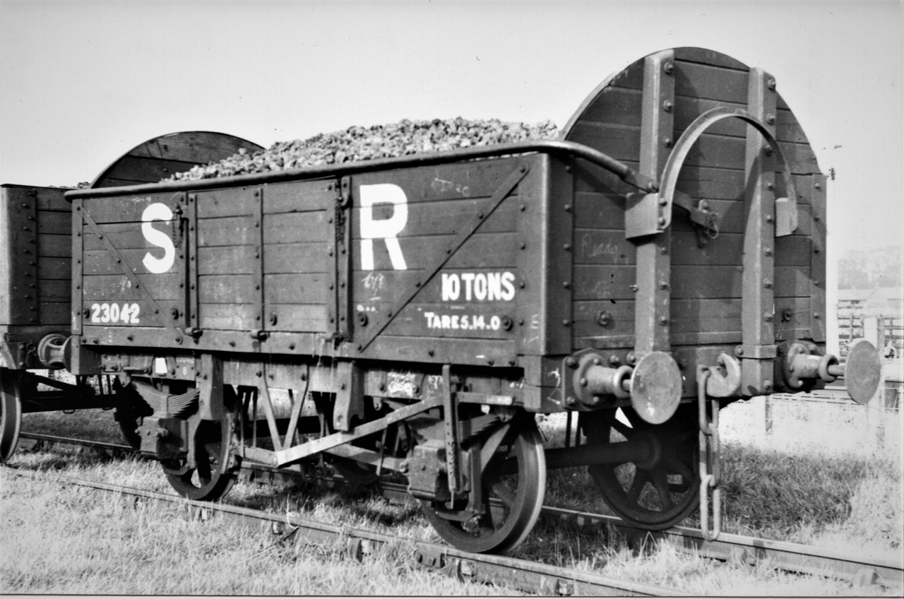 LBSCR/SR Diagram 1369 5 plank wagon