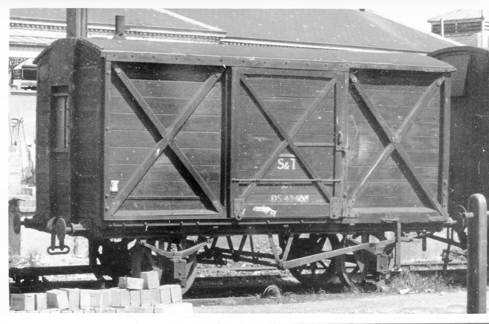 EFE Rail LSWR D1406 Covered Van