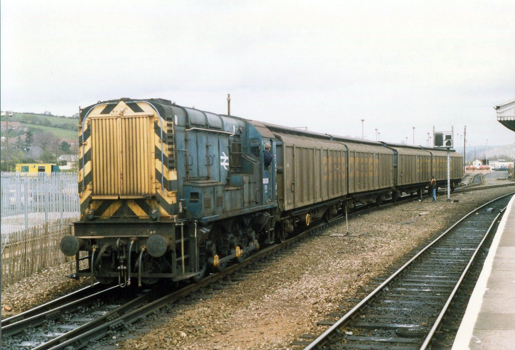 KMRC Wagon IZA  Cargowaggon Twin Van - OO Gauge