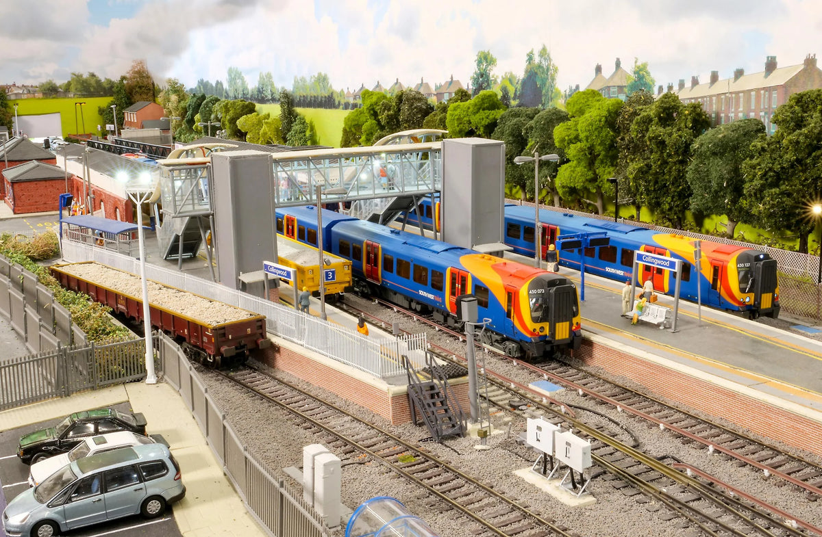 Skrifa shows you how - 3rd and 4th Rail Electrification Systems - Part 1 - The Background & Design