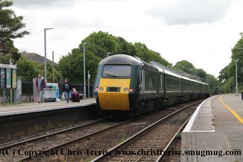 Hornby Mk3 Sliding Door Coaches - OO Gauge