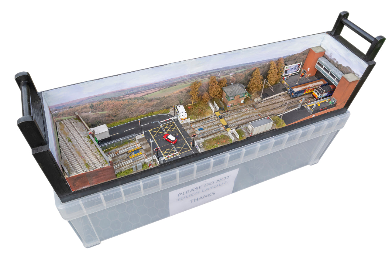 Staff layouts#5 – "Crossing for Safety" British Transport Police Diorama - 00 Gauge