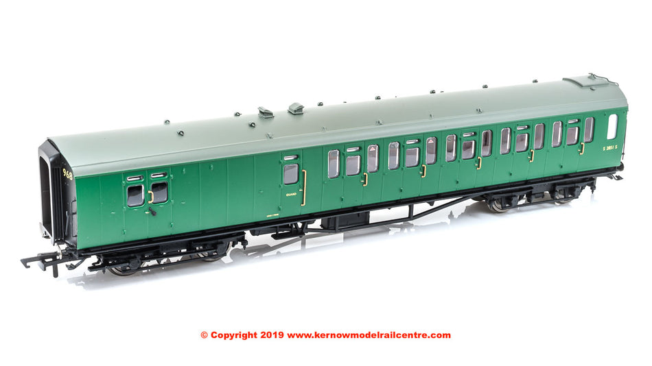 R4888 Hornby SR Bulleid 59ft Corridor Brake 3rd Coach S2851S
