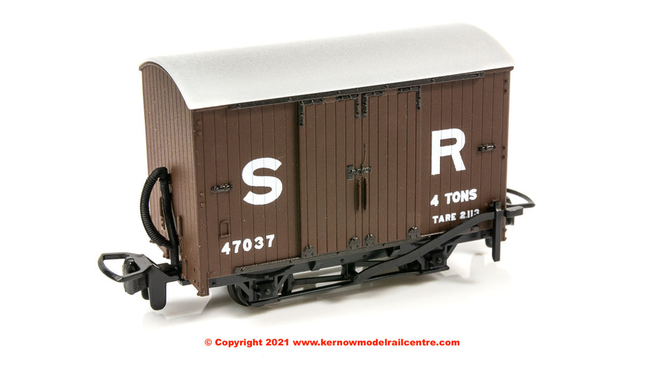 GR221C Peco Box Wagon number 47037 in SR Brown Livery
