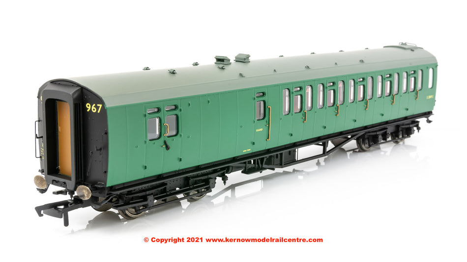 R4888D Hornby 59ft Bulleid Corridor Brake 3rd Class Coach