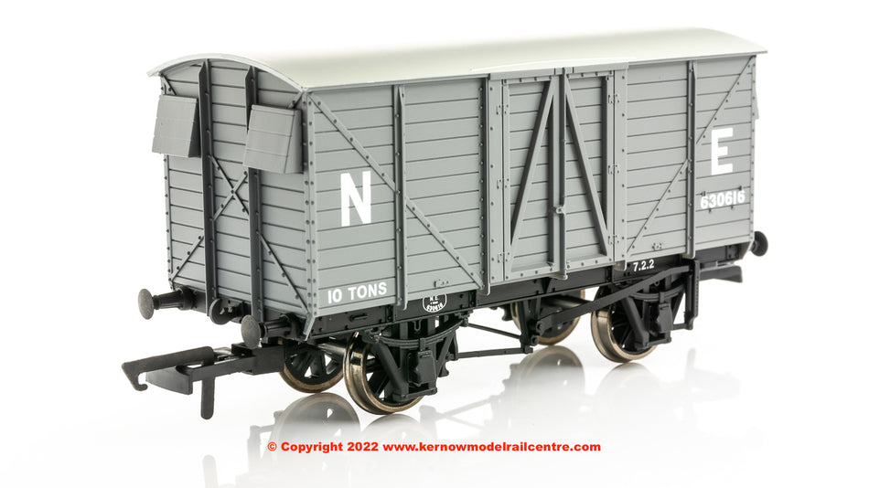 OR76GEGV002 Oxford Rail GER 10t Covered Van number 630616