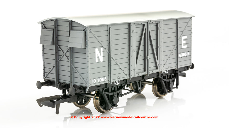 OR76GEGV002 Oxford Rail GER 10t Covered Van number 630616