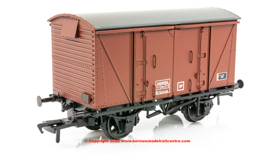 38-871 Bachmann BR 12T Vanwide Ventilated Van BR Bauxite
