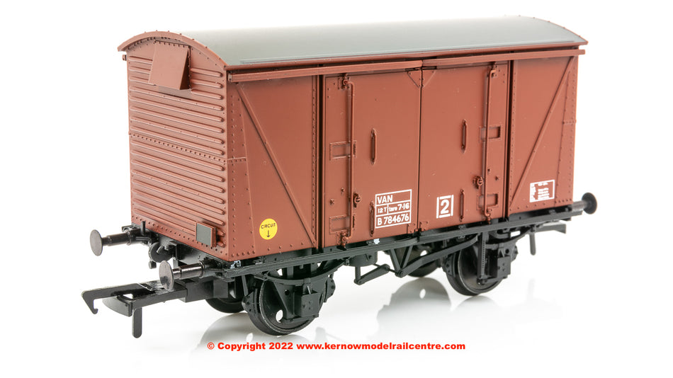 38-872 Bachmann BR 12T Vanwide Ventilated Van BR Bauxite