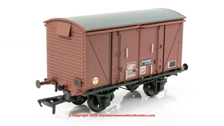 38-874 Bachmann BR 12T Vanwide Ventilated Van BR Bauxite