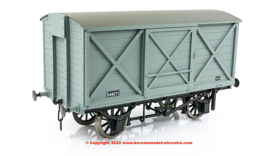 K7010L Kernow Models LSWR Diag 1410 Covered Van - BR Grey S44071