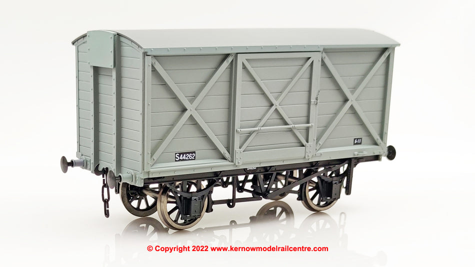 K7010M Kernow Models LSWR Diag 1410 Covered Van - BR Grey S44262