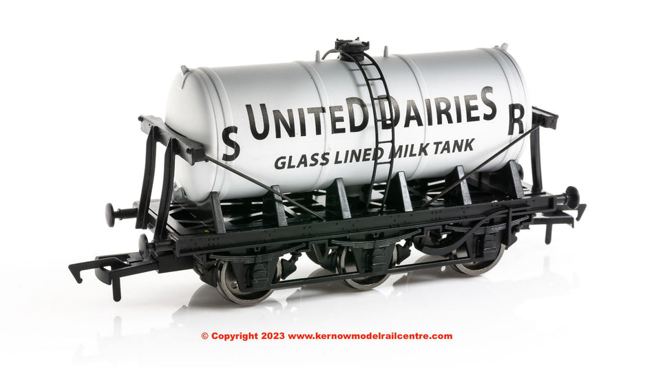 4F-031-001 WSL Dapol Milk Tanker in SR United Dairies livery