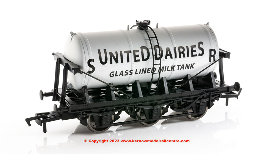 4F-031-001 WSL Dapol Milk Tanker in SR United Dairies livery