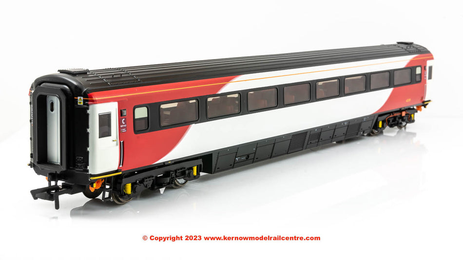 R40249C Hornby Mk3 Trailer Standard TS Coach 42235 LNER