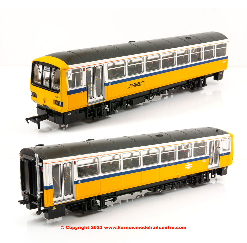 E83025 EFE Rail Class 143 2-Car DMU 143 622 Tyne & Wear PTE