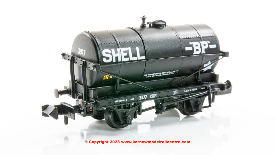 373-660A Graham Farish 14T Tank Wagon 'Shell/BP' Black