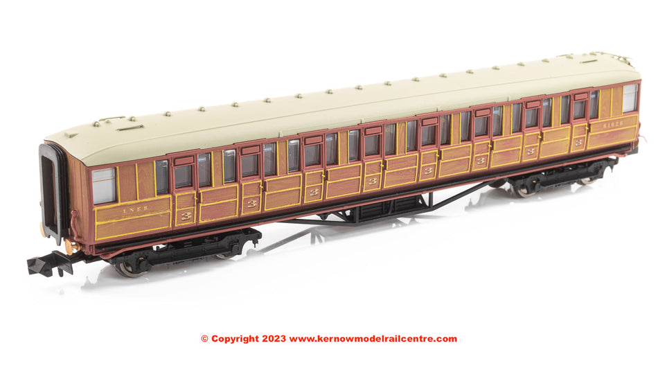 2P-011-012 Dapol Gresley 3rd Class Coach number 61626 in LNER