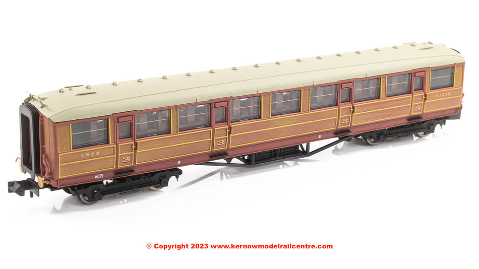 2P-011-012 Dapol Gresley 3rd Class Coach number 61626 in LNER