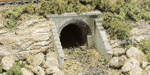 C1163 Woodland Scenics Culvert Masonry Arch