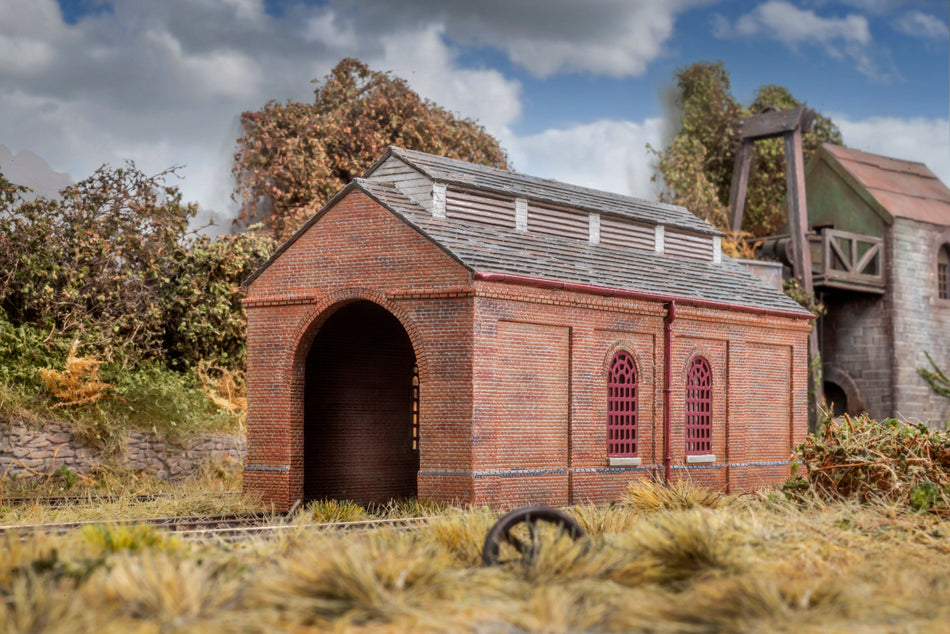 43-007 Bachmann Scenecraft Brick Engine Shed - single