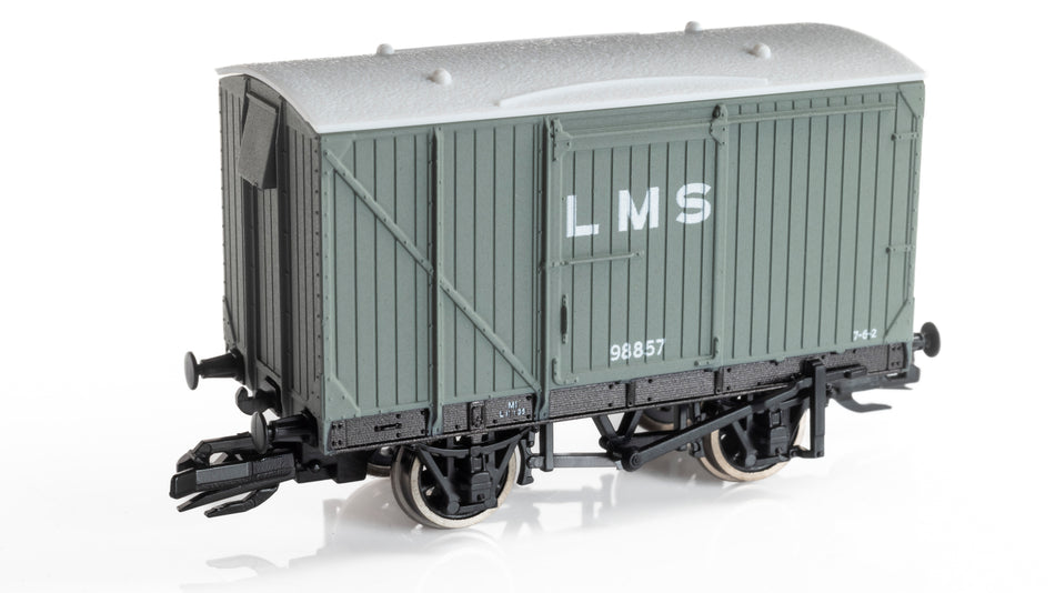 TTR1301M Peco LMS/BR 9ft WB Van - LMS
