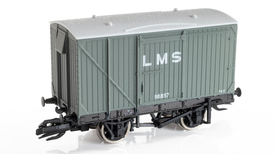 TTR1301M Peco LMS/BR 9ft WB Van - LMS