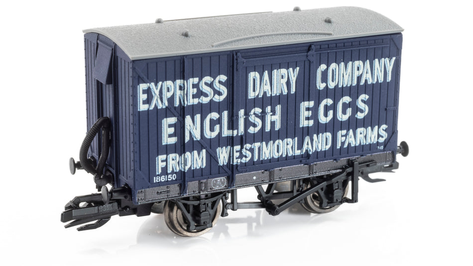 TTR1304P Peco LMS/BR 9ft WB Van – Express Dairy English Eggs