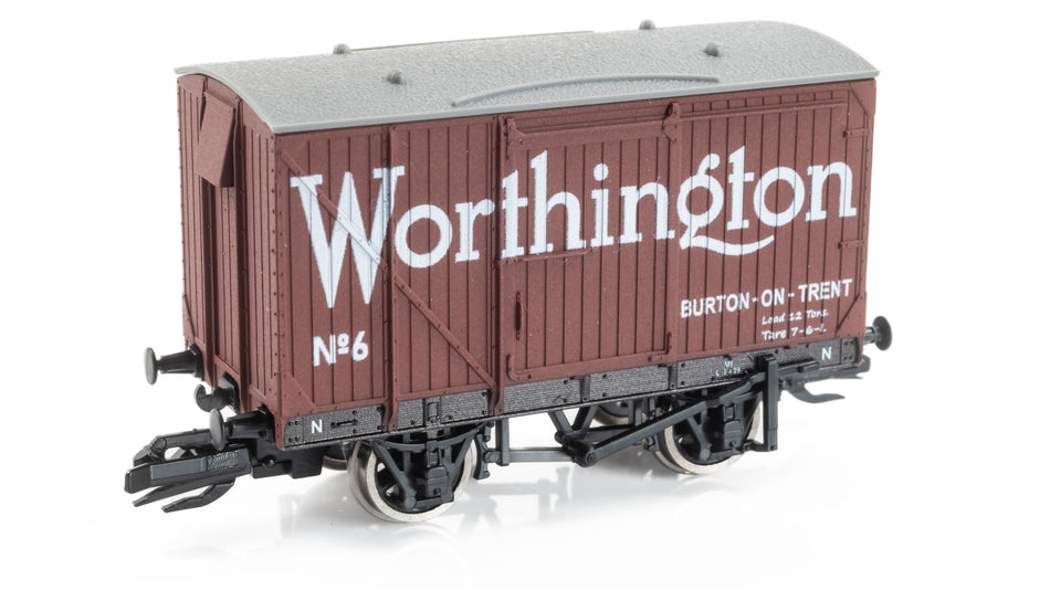 TTR1305P Peco LMS/BR 9ft WB Van – Worthington No.6