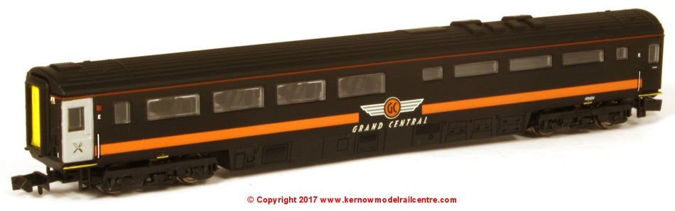 2P-005-970 Dapol MK3 Buffet Coach number 40424 in Grand Central