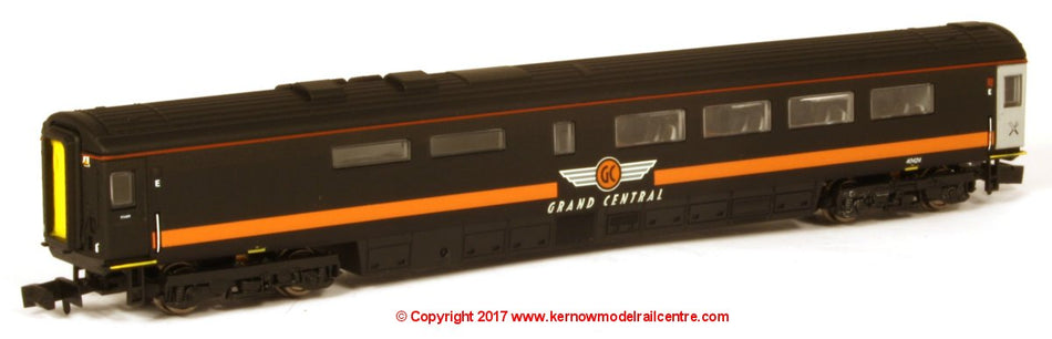 2P-005-970 Dapol MK3 Buffet Coach number 40424 in Grand Central