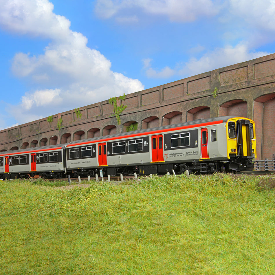 32-945DB Bachmann Class 150/2 2-Car DMU 150213 Transport for Wal