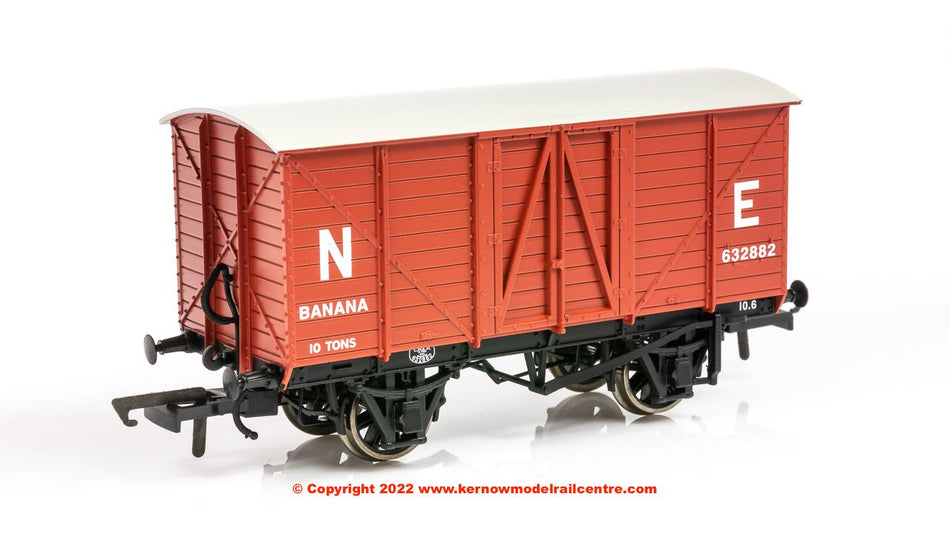OR76BAN001 Oxford Rail GER 10t Banana Van number 632882 LNER