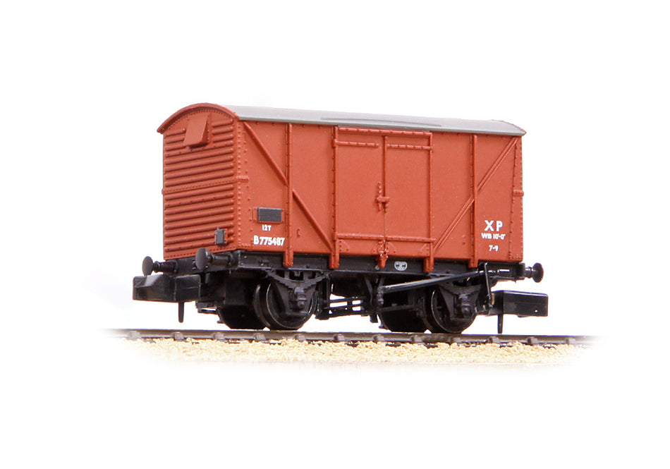 373-751D Graham Farish BR 12T Ventilated Van Plywood Sides BR Ba