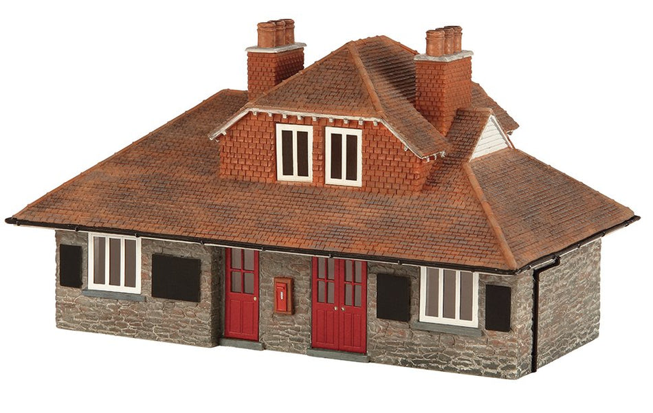 44-0016R Bachmann Scenecraft Narrow Gauge Station Red