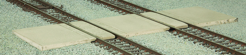 44-0532 Bachmann Scenecraft Engine Shed Concrete Apron