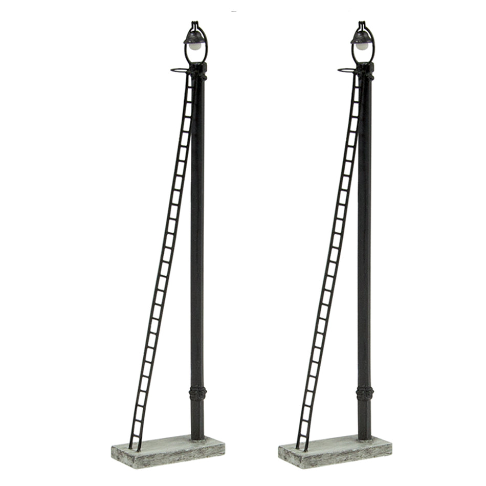44-561 Bachmann Scenecraft Wooden Post Yard Lamps (x2)