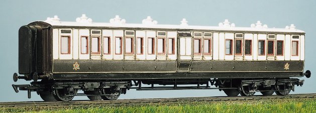 PC733 Parkside LMS 50ft Corridor Brake Composite Coach kit.