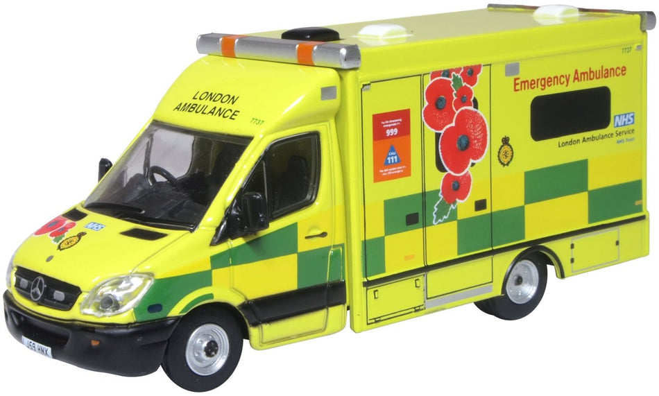 76MA007 Oxford Diecast Mercedes Ambulance London Ambulance