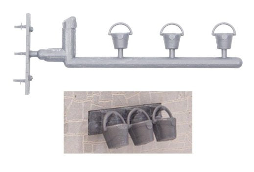 7C-004-003 Dapol Kitmaster 3 x Fire Buckets & Rack