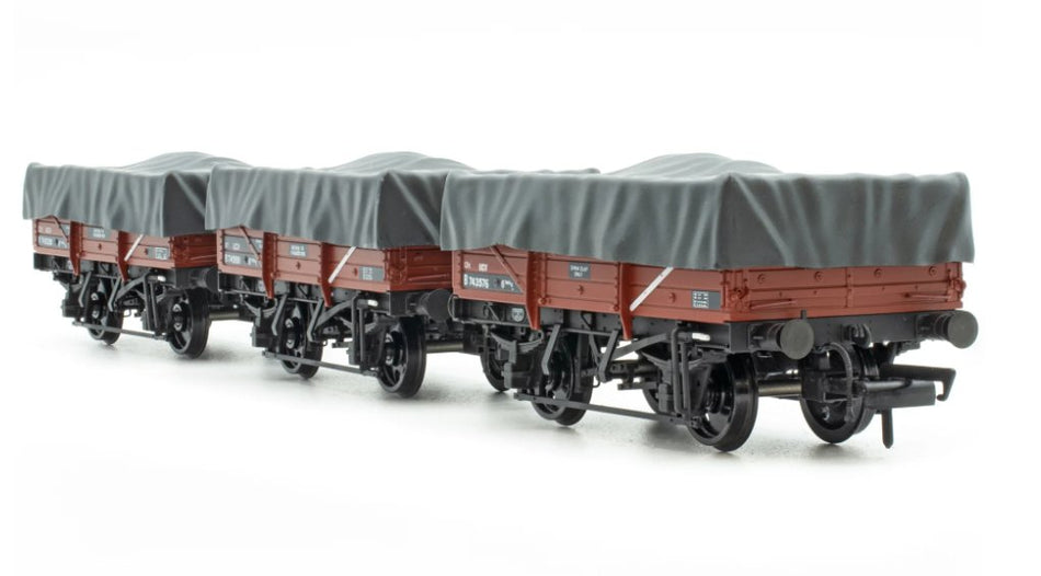 ACC3084 Accurascale UCV Clay Wagon Triple Pack - Flat hood