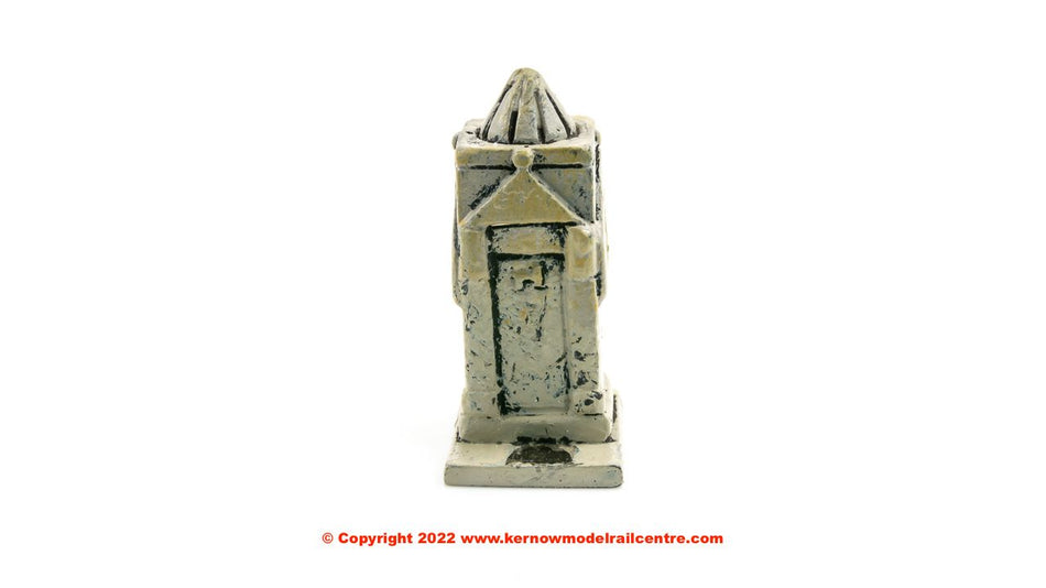 R7298 Hornby Skaledale Village Pump