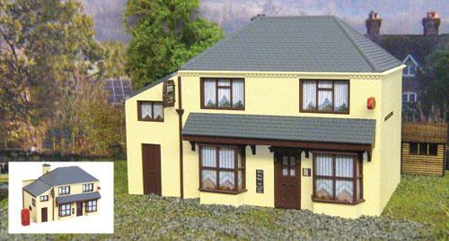 GM408 Gaugemaster Fordhampton Village Stores or Pub Kit