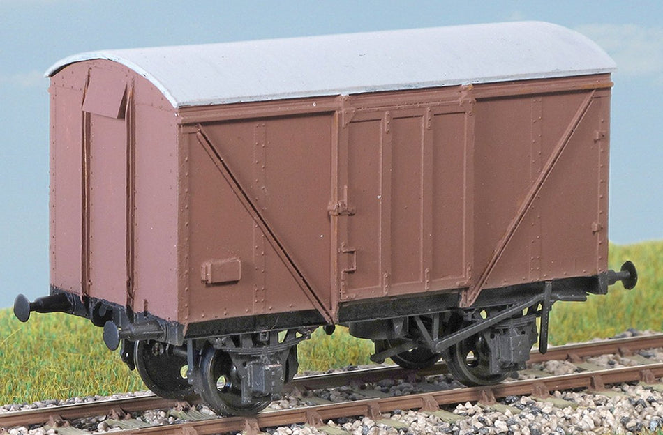 PC06A Parkside Dundas BR LNER Design Plywood Goods Van Kit