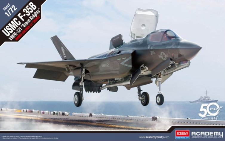 PKAY12569 Academy USMC F-35B Lightning II VMFA-121