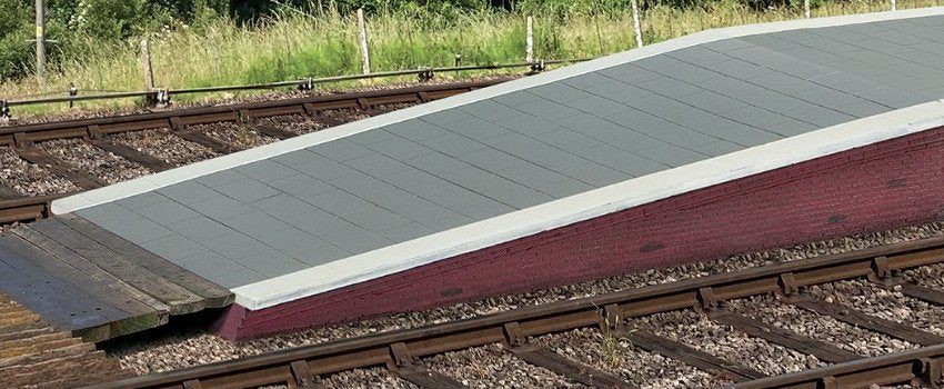 R7370 Hornby Skaledale Platform End Ramp x 2
